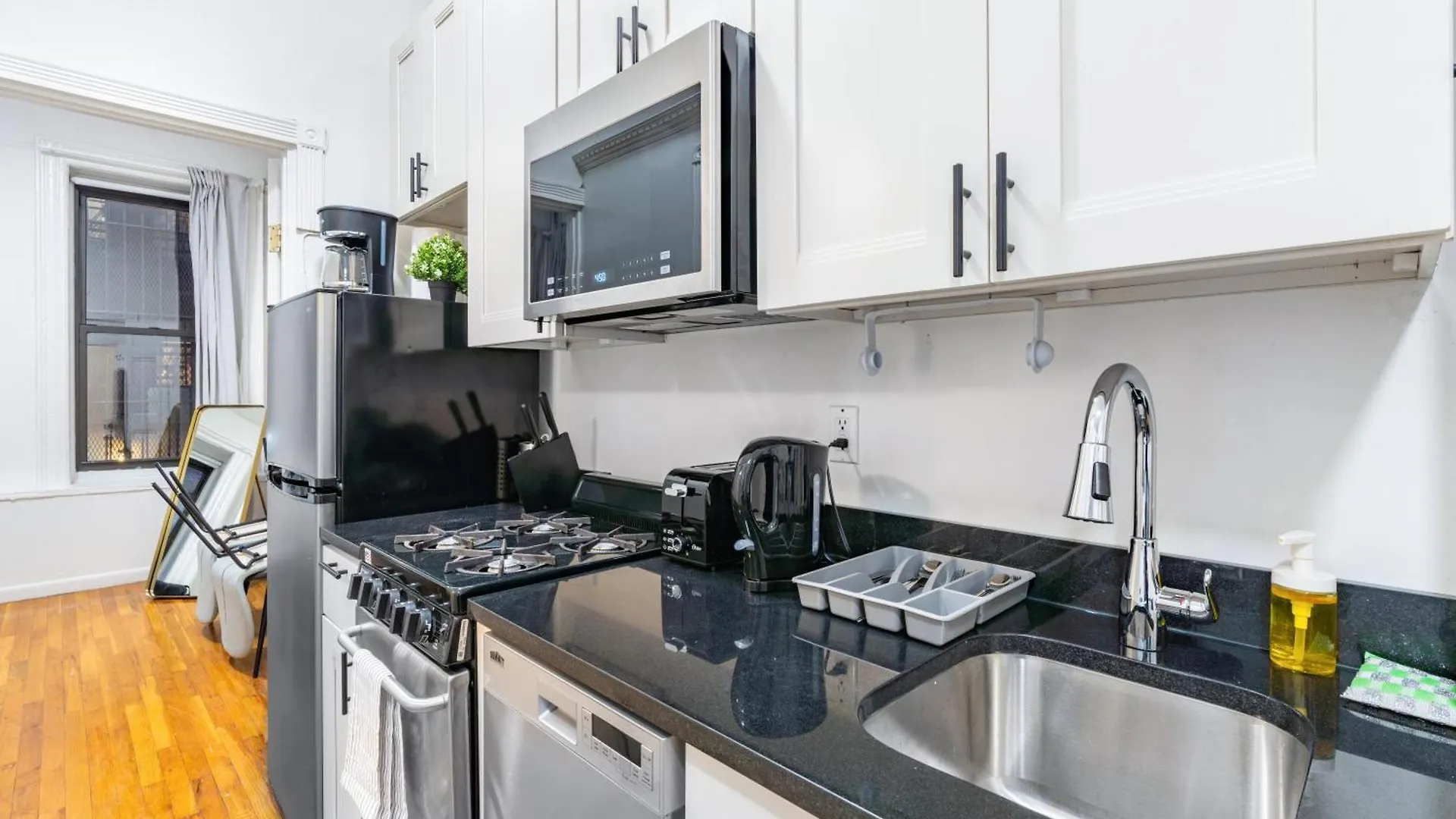 2 Bedroom Upscale Home New York 0*,  United States